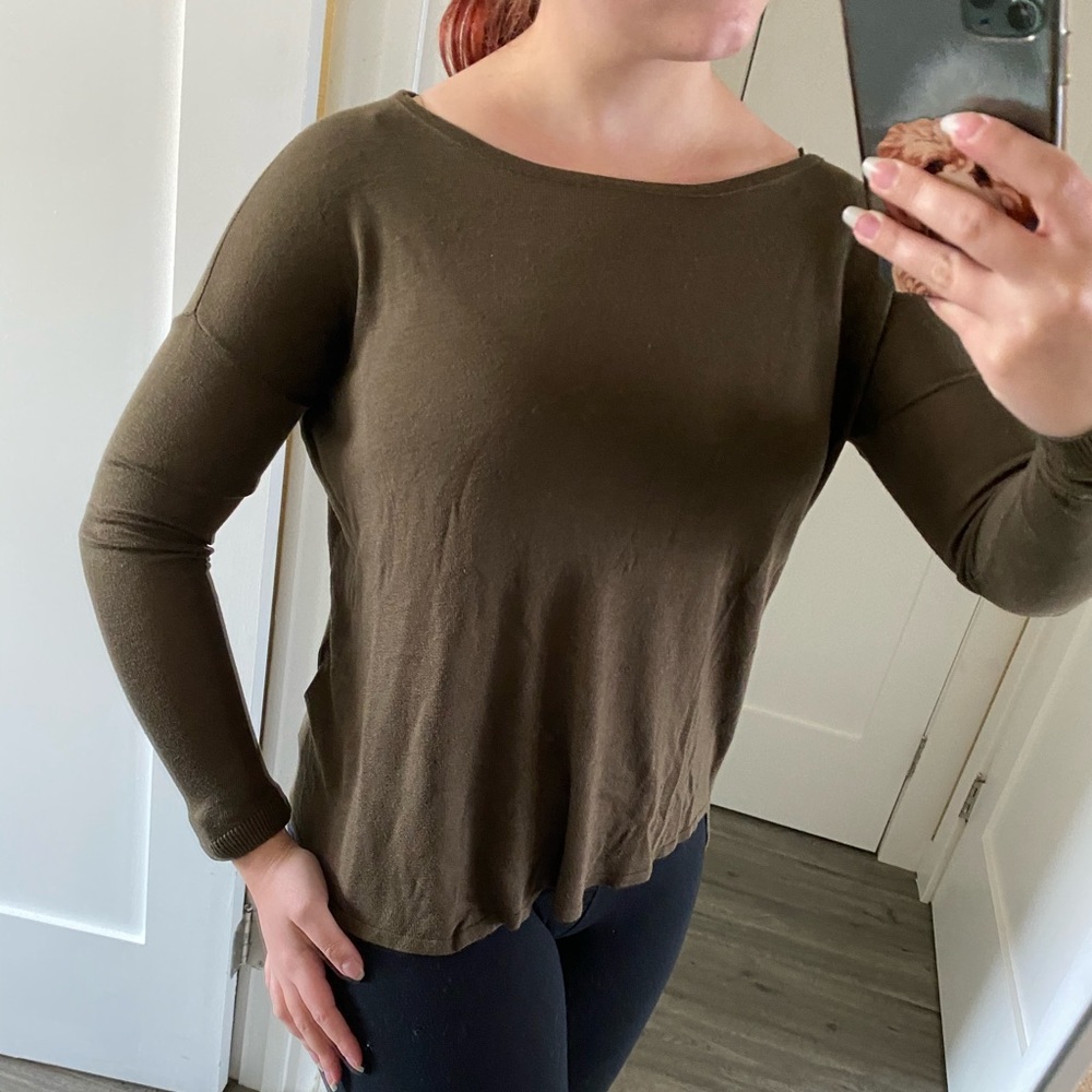 H&M green lightweight sweater top